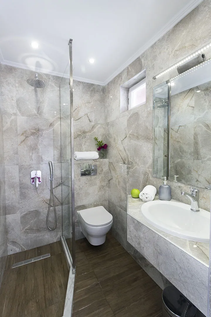 Tiara Holdiays - Hotel Odysseas - Double Room - bathroom